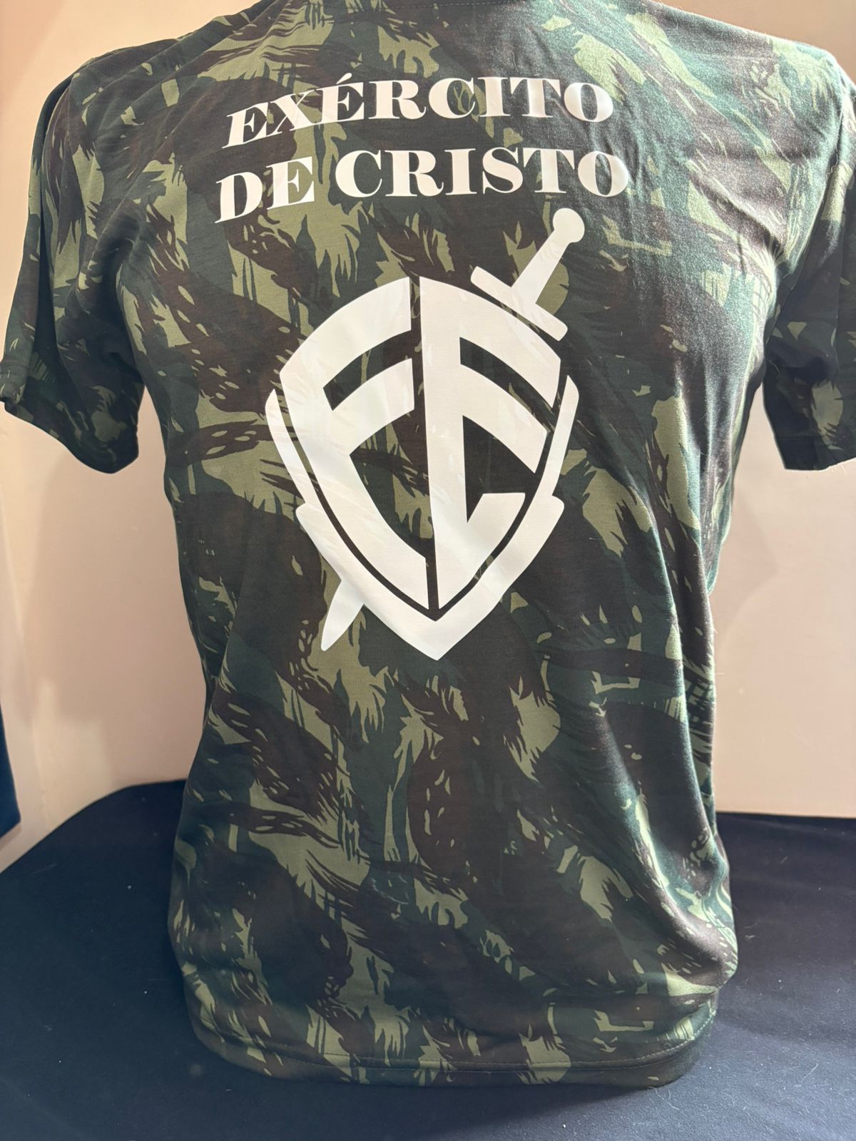 CAMISETA CAMUFLADA EXERCITO DE CRISTO